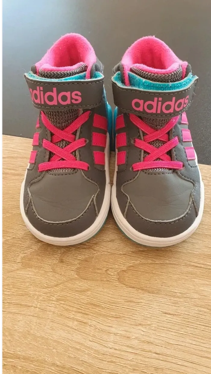 Lot de 3 paires de chaussures pointure 20 - photo numéro 8