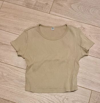Crop top beige Uniqlo taille XS