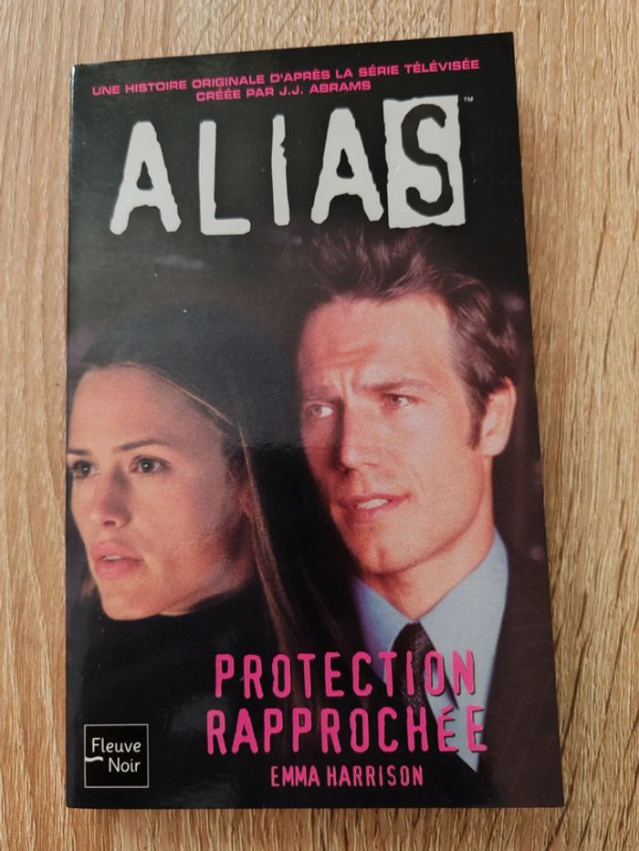 Emma Harrison 🌸 Alias Protection rapprochée - photo numéro 1