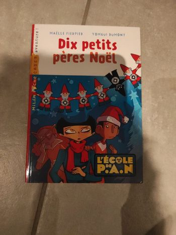 L'école de p.a.n. dix petits pères Noël