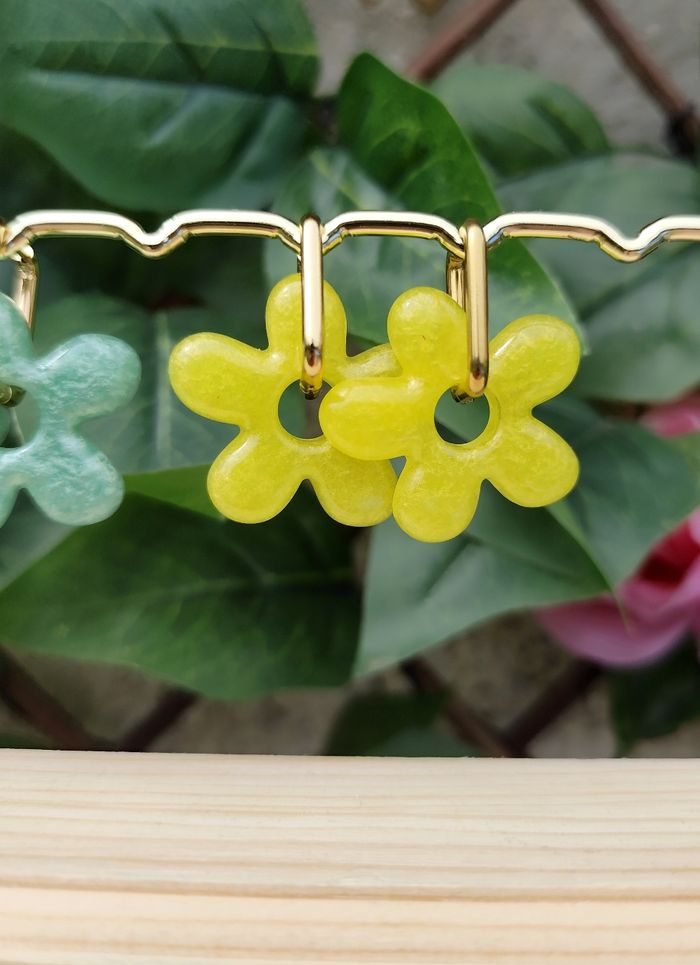 Pampilles jaune en résine