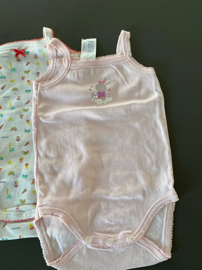 Lot de 4 bodies absorba 6 mois - photo numéro 5