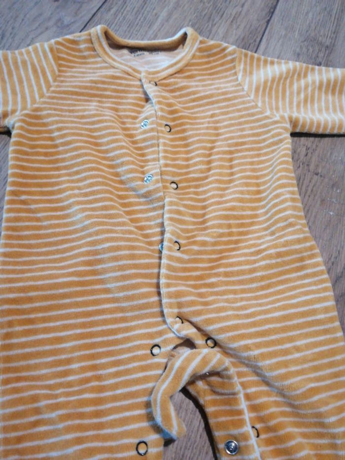Pyjama velours à bouton pression - photo numéro 2