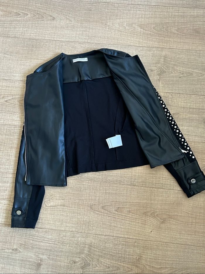 Veste noire avec simili cuir Rinascimento taille M jamais portée - photo numéro 9