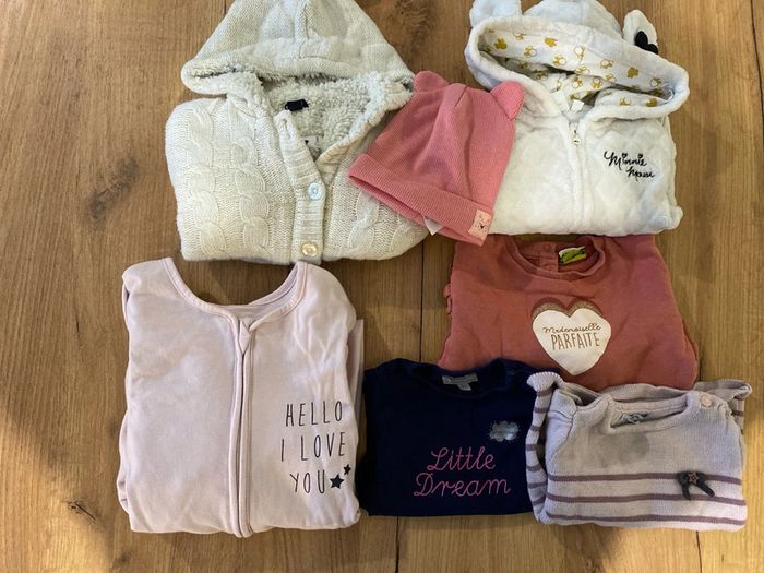 Lot de vêtements bébé fillle