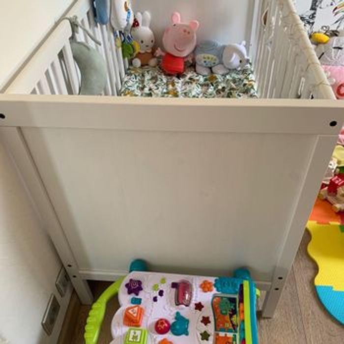 Lit bébé avec matelas et housse de couette - photo numéro 5