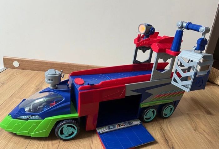 Camion pyjamasque et 3 figurines