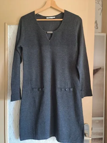 Robe femme hiver douce et confortable extensible T1 comme neuve grise Christine Laure