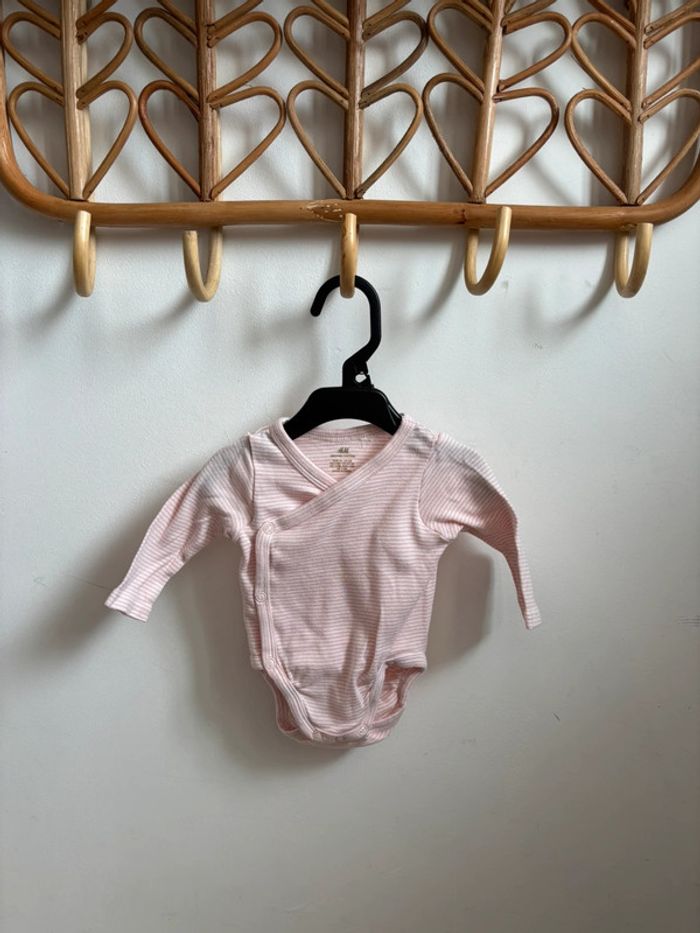 Lot 3 bodies H&M fille 1-2mois - photo numéro 10