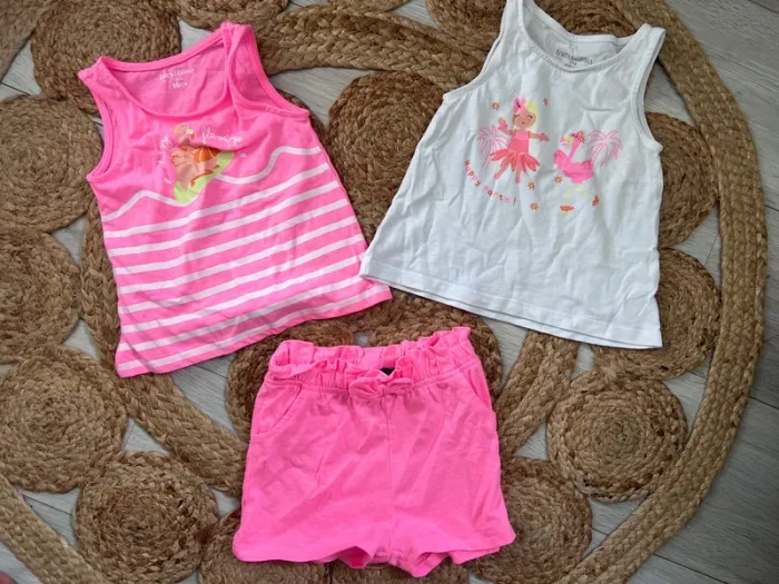 Ensemble débardeurs x2 + short 18 m fille