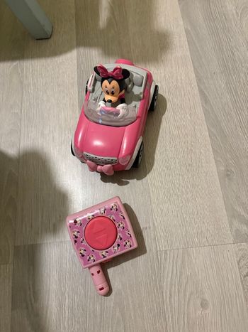 Petite voiture télécommandé Minnie 
