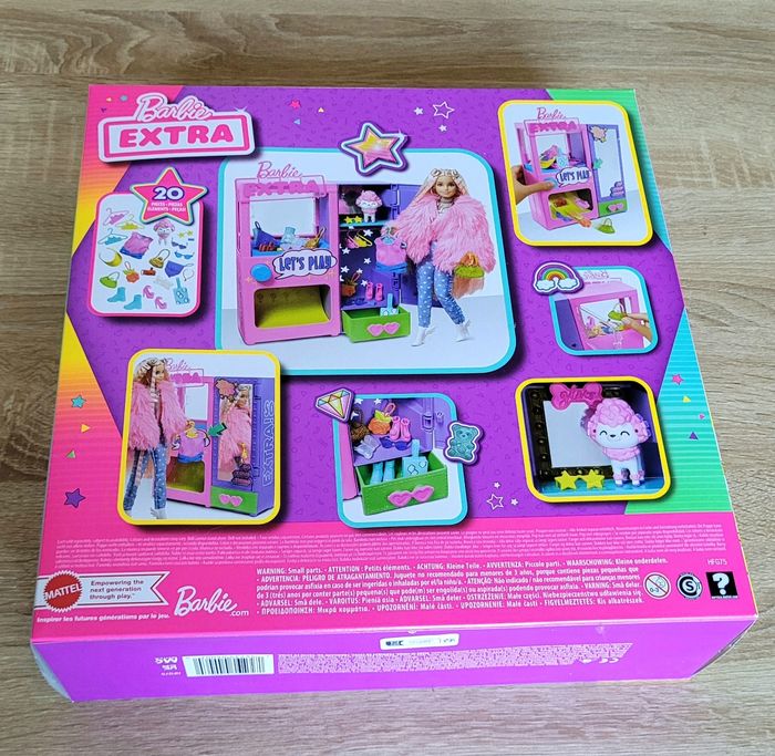 Neuf Barbie Let's play : miroir interactif + 20 accessoires - photo numéro 2