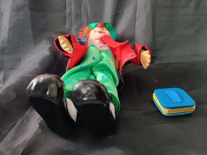 Clown musical porcelaine - photo numéro 4