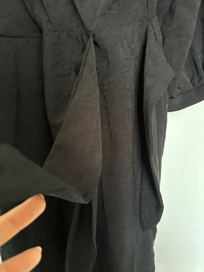 Robe noire cache cœur - photo numéro 5