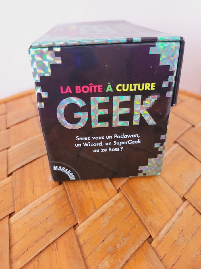 Neuf jeu de société complet Boîte à culture geek cartes apéro connaissances gaming jeux vidéos - photo numéro 7