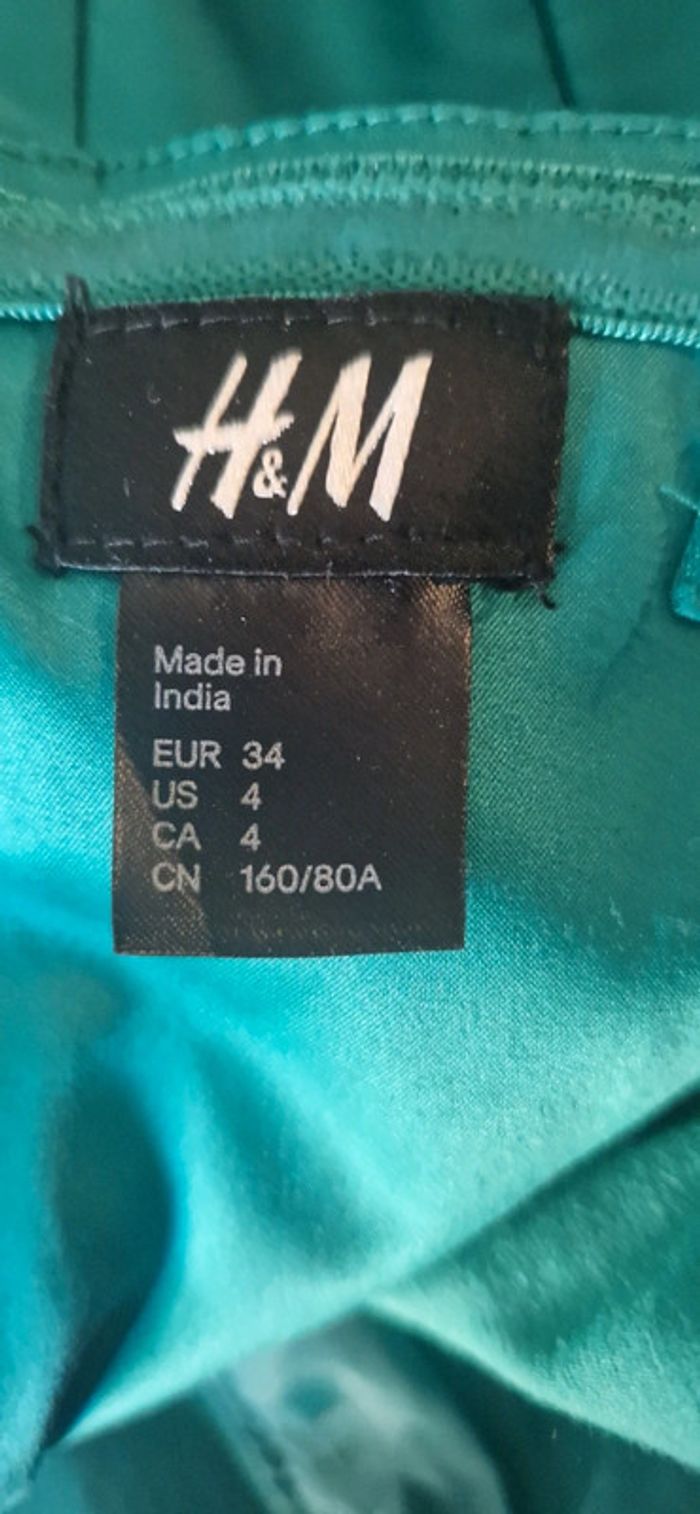 Jolie robe taille XS sans bretelles - photo numéro 3