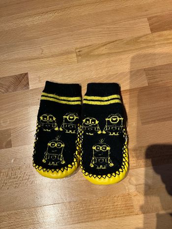 Chaussons minions 24-26
