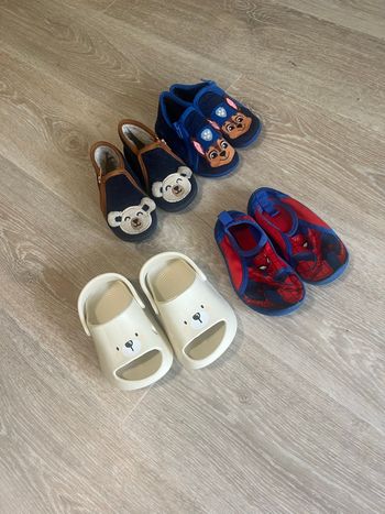 Lot chaussures bébé garçon taille 21 – Nike, Adidas, chaussons + claquettes