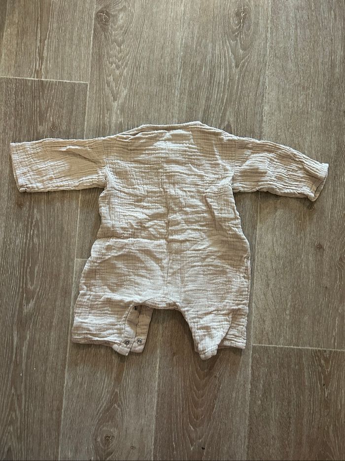Combinaison beige en gaze de coton - photo numéro 2