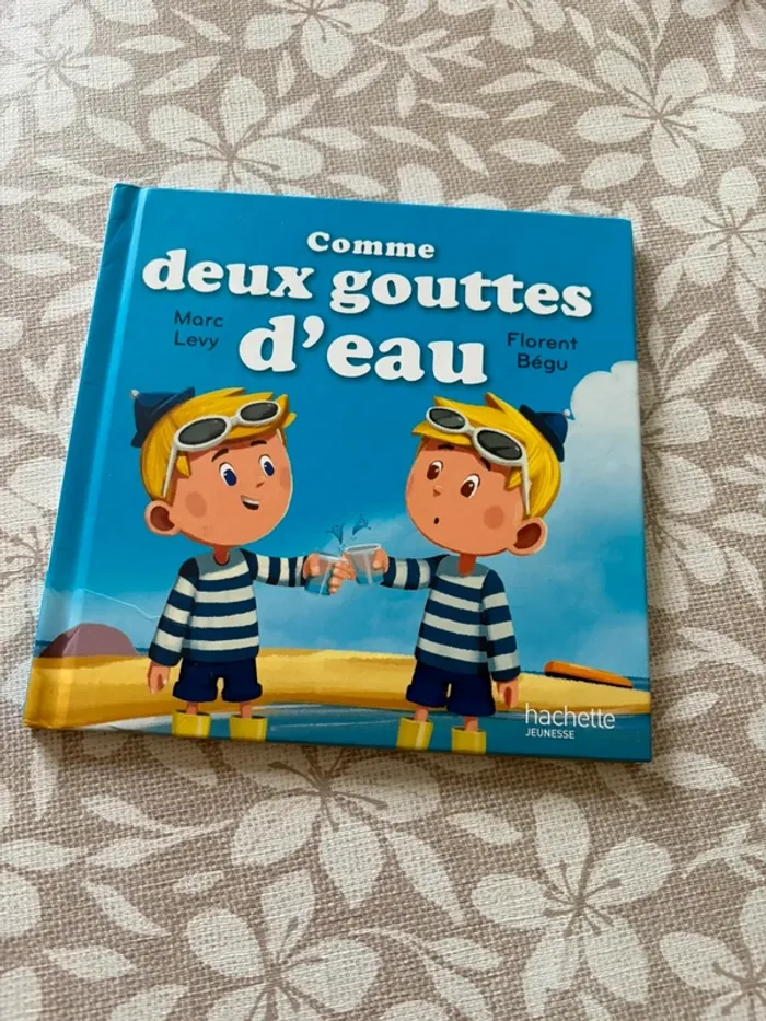 Comme deux gouttes d’eau 📚