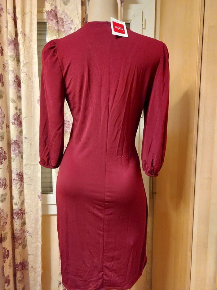 Robe bordeaux - photo numéro 5