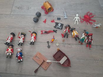 Lot playmobil soldats pirates