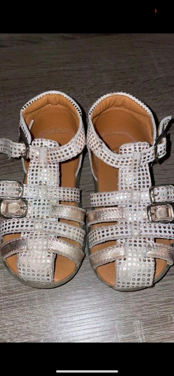 Sandales