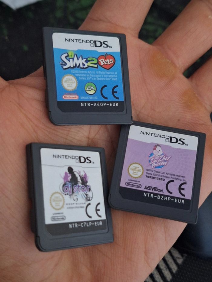 Lot de 3 jeux Nintendo DS The Sims 2 Pets, Zhu Zhu Princess, DJ Star - photo numéro 2