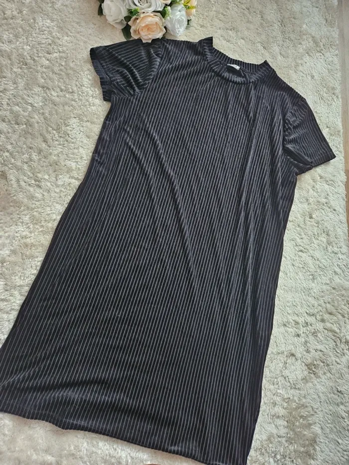 Robe noir - photo numéro 2