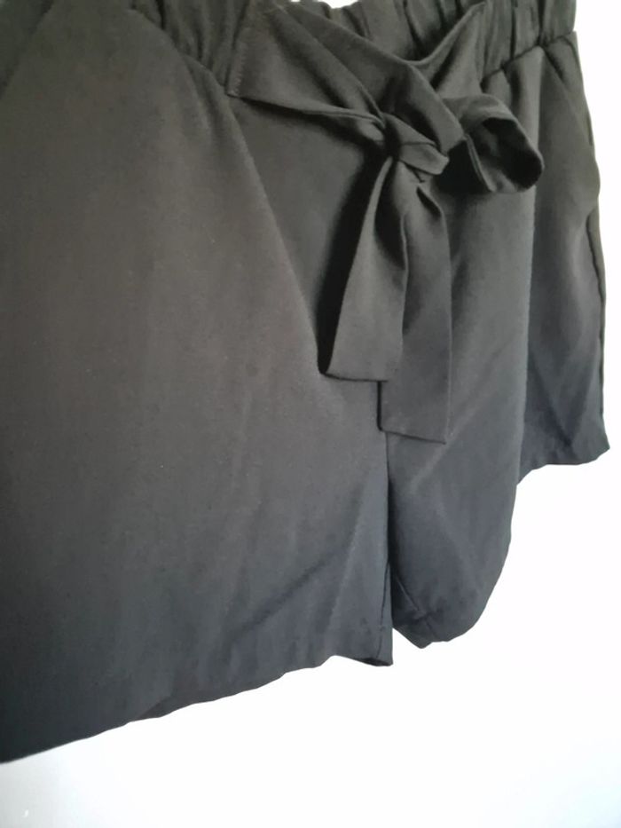 Short Etam taille 38 - photo numéro 7