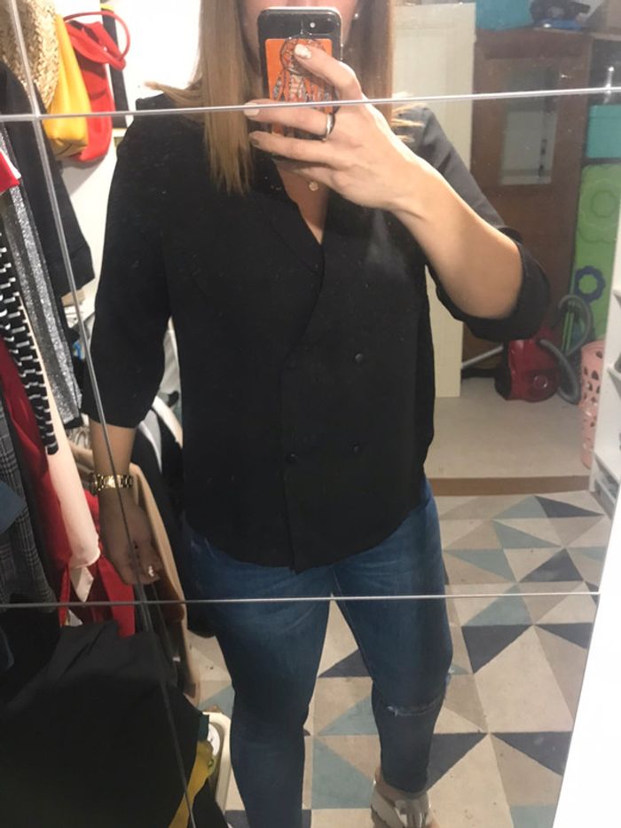 Blouse noir à boutons