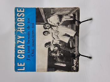 Vinyle 45 tours Le Crazy Horse : J’ai tant besoin de toi / Oui, souviens-toi avec fourreau