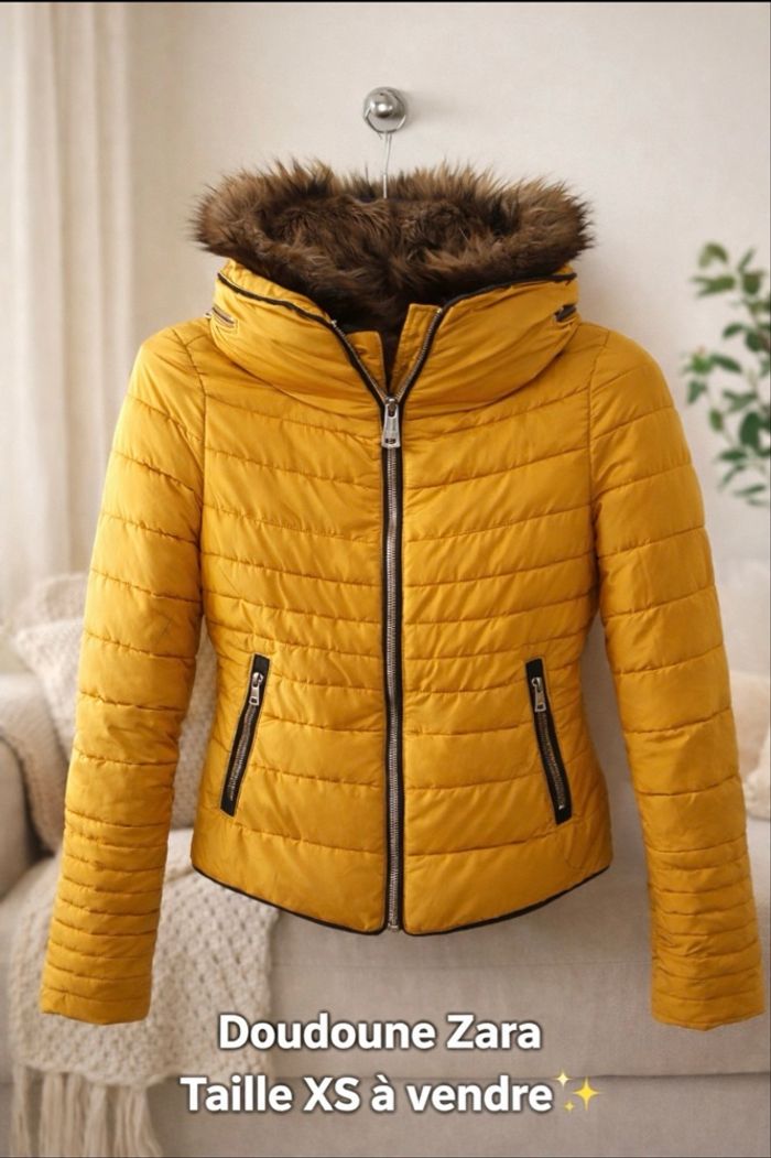Doudoune Zara XS jaune moutarde très bon état