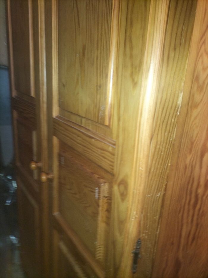 Vend armoire en pin massif bois clair - photo numéro 7
