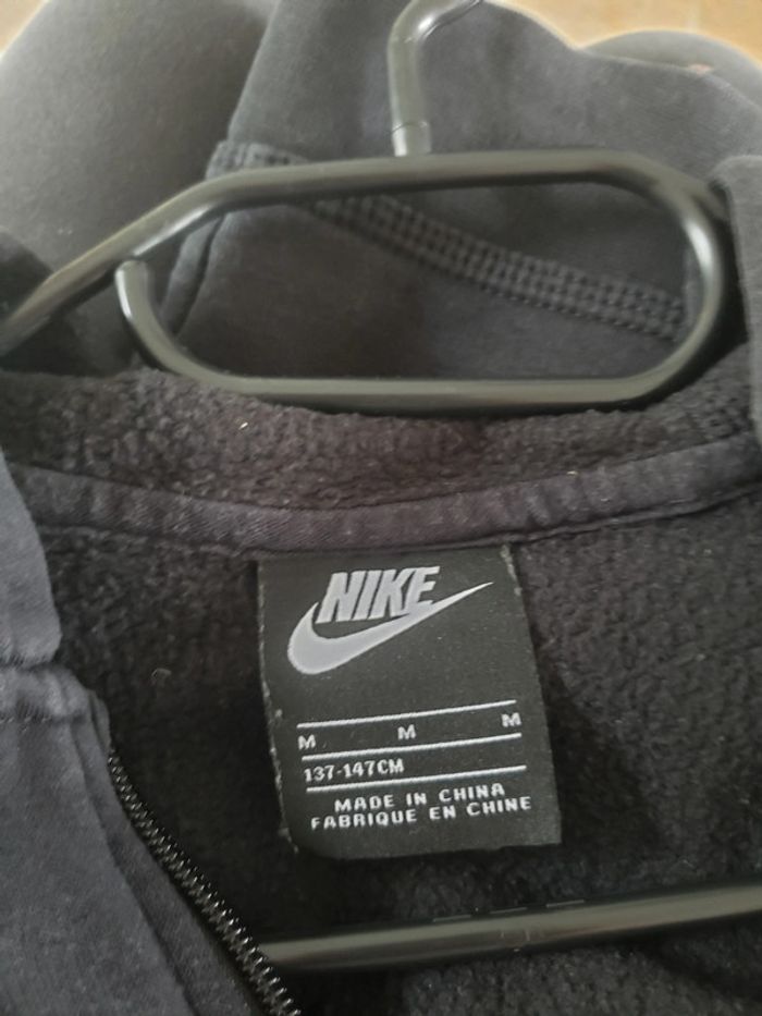 Veste a capuche nike taille m junior - photo numéro 3