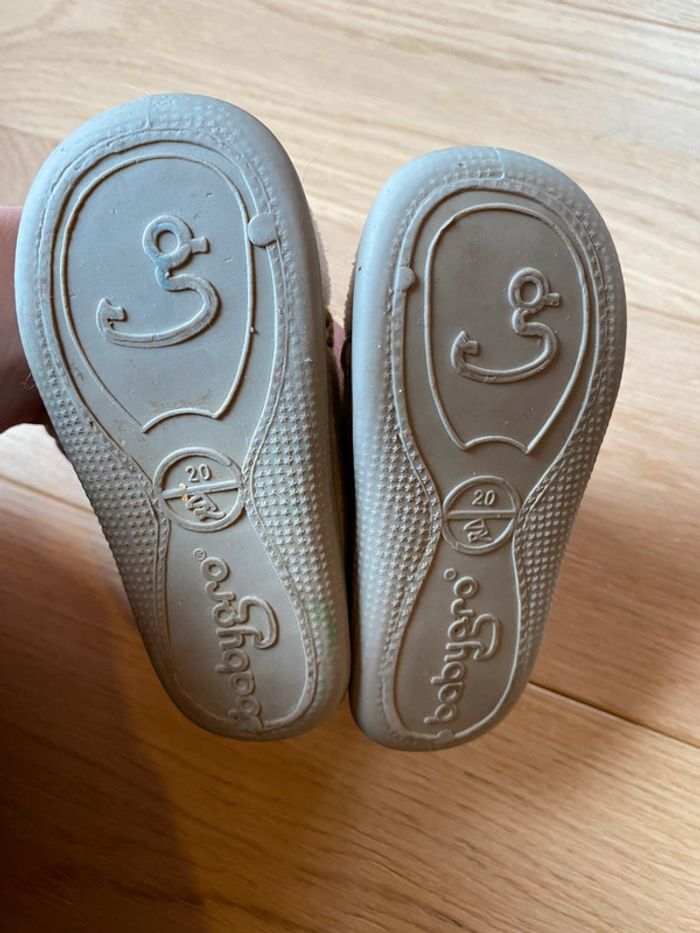 Chaussons babygro 20 - photo numéro 2