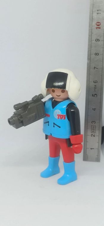 Homme journaliste cameraman avec caméra playmobil