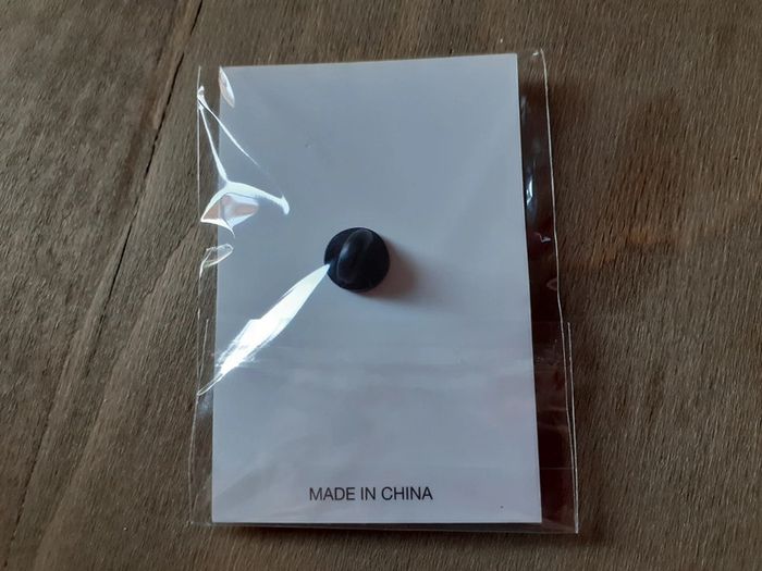 🔮 Neuve rare un Pin's Bébé Niffleur - photo numéro 2