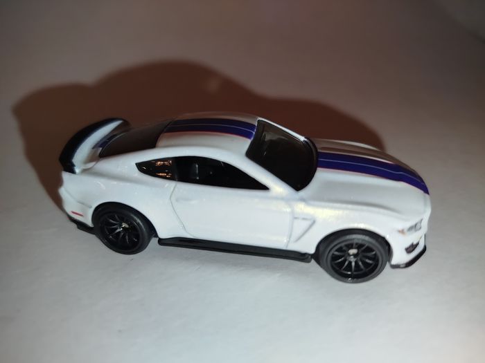 Hot Wheels Ford Shelby GT350R
Jay Leno's Garage Collector Set 2023 - photo numéro 2