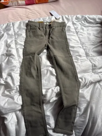 Jean garçon neuf avec étiquette taille 9 ans