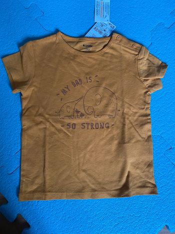 T-shirt « my Dad is so strong » Kiabi Taille 18 M
