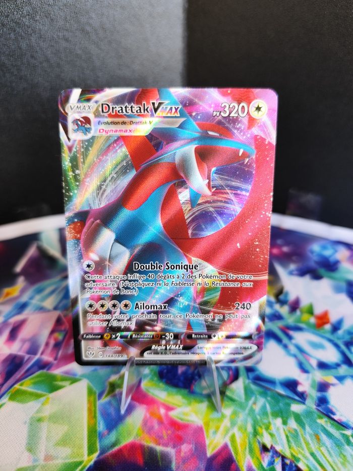 Carte pokémon neuve 🇨🇵 Drattak Vmax 144/189 Ténèbres Embrasées - photo numéro 2