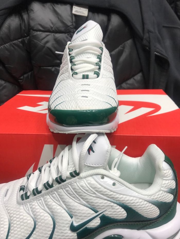 Tn Lacoste neuf jamais porte taille 45