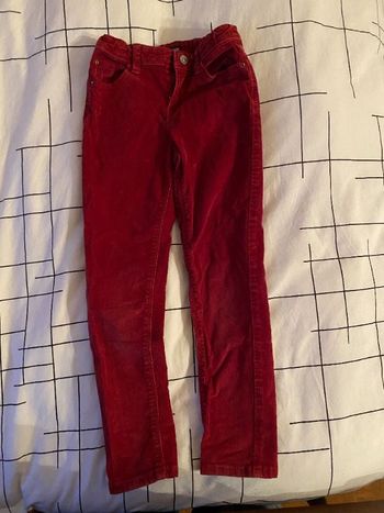 vends pantalon velours rouge foncé taille 8 ans