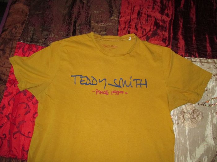 tshirt taille M Teddy Smith
