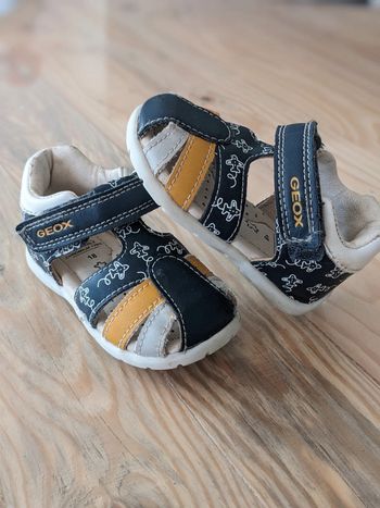 Petites sandales Geox taille 18