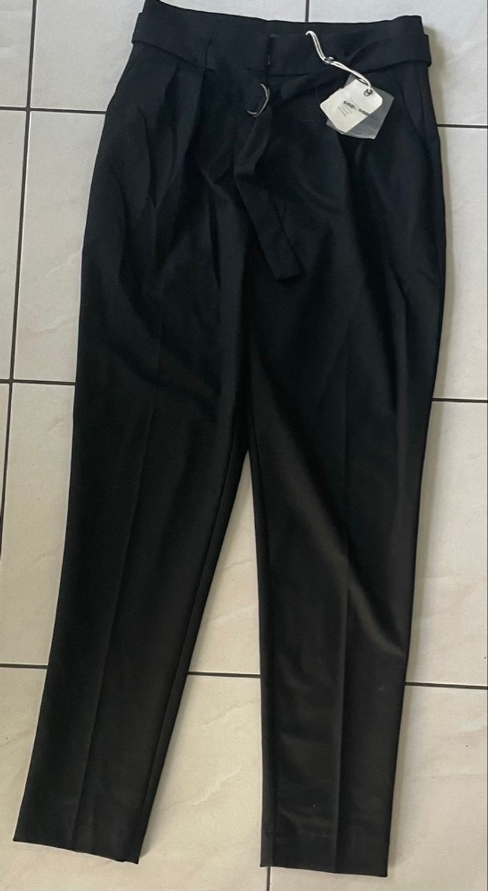 Beau pantalon Cop Copine T 36 noir Neuf avec étiquette - photo numéro 4