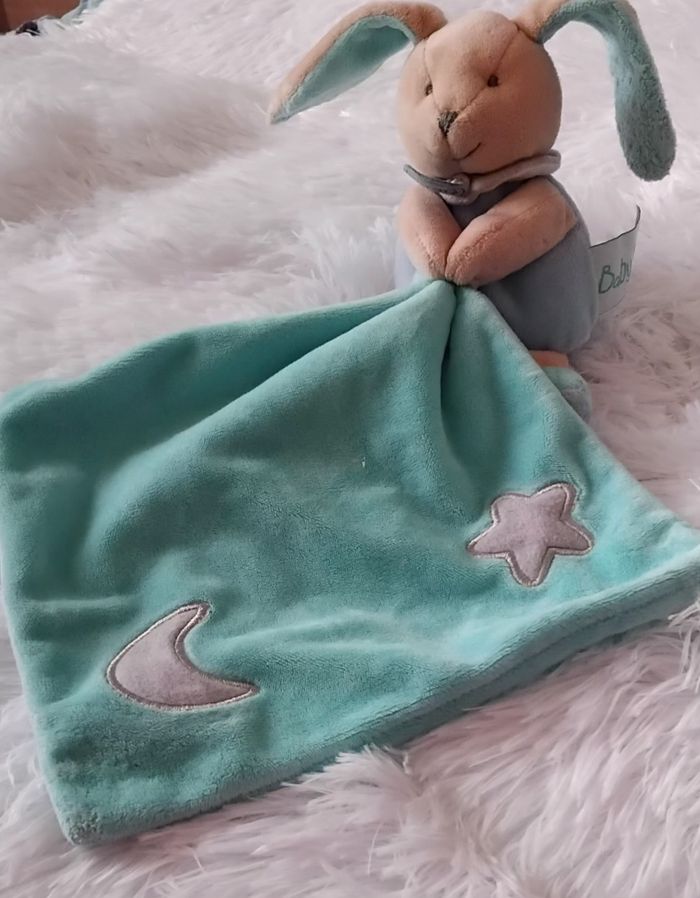 Doudou peluche lapin bleu avec mouchoir- luminescent- Baby Nat