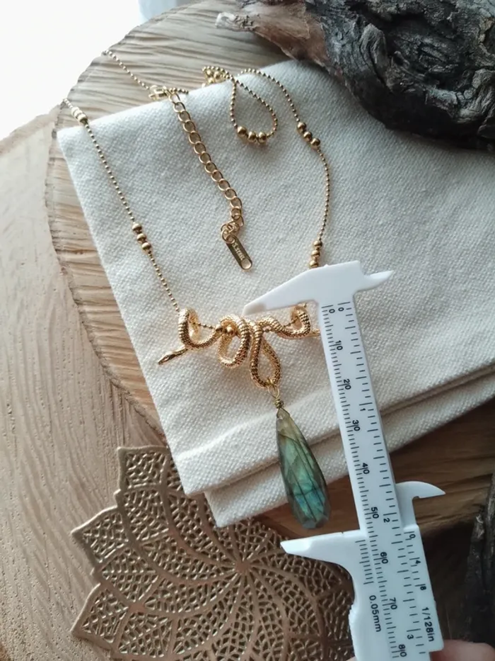 Collier pendentif serpent et pierre naturelle de labradorite - photo numéro 3