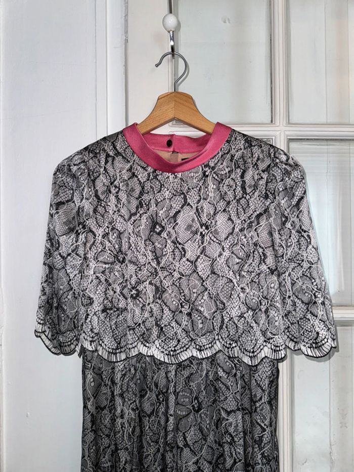 Robe en soie Paule ka  Taille 36 Valeur 750 euros  Très peu portée - photo numéro 3